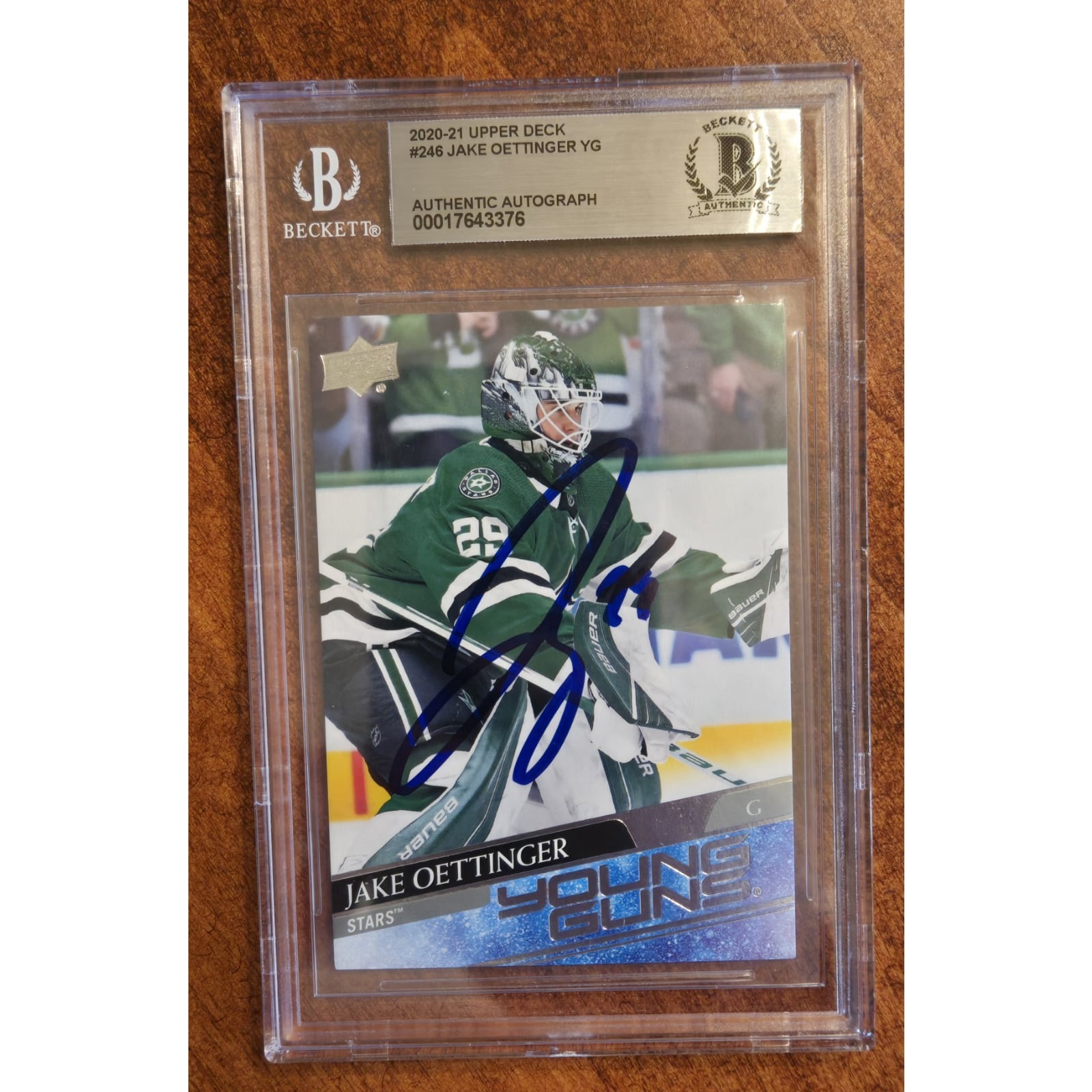jake-oettinger-signed-20-21- 