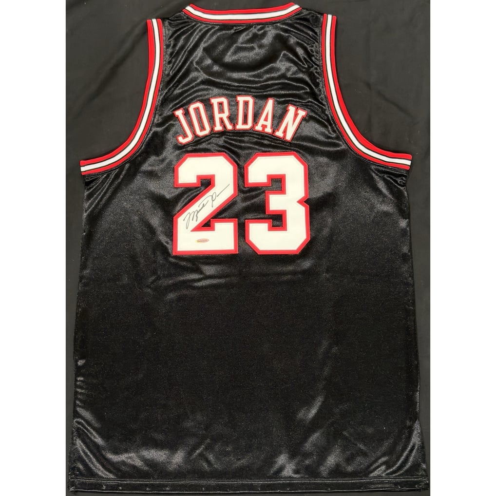 Michael Jordan Signed Black Nike Chicago Bulls Jersey White