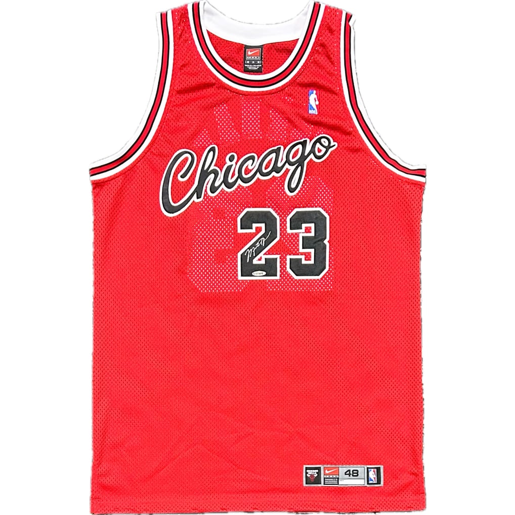 Michael Jordan Signed Nike Chicago Bulls #23 Jersey Upper Deck & GOAT