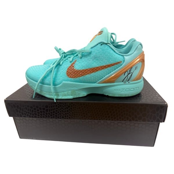 Nike Kobe 6 Jalen Brunson “Statue of Liberty” as 9 On-Foot Look at the Jalen Brunson x Nike Kobe 6 Protro  main image 4